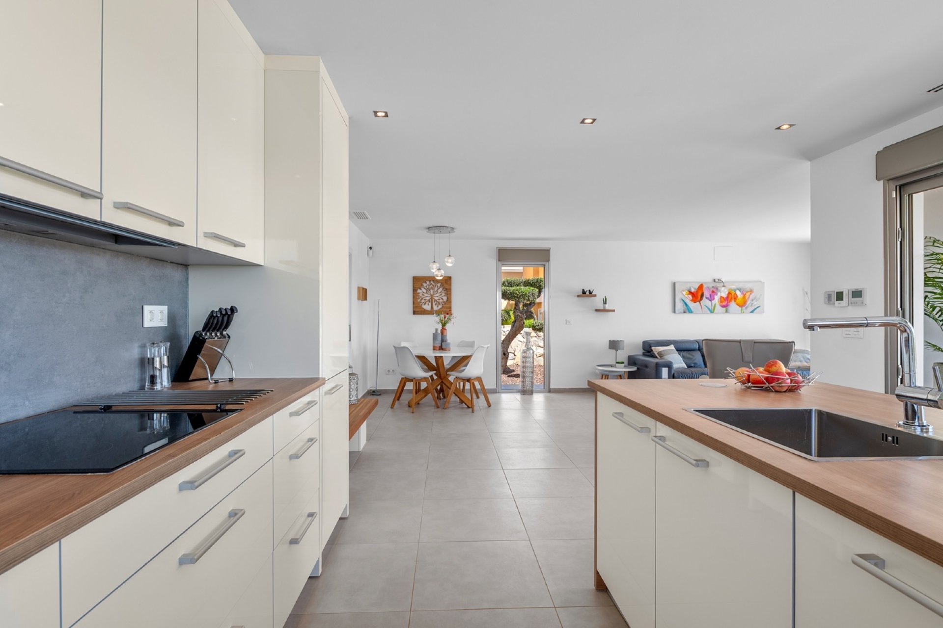 Resale - Villa / House - La Marina