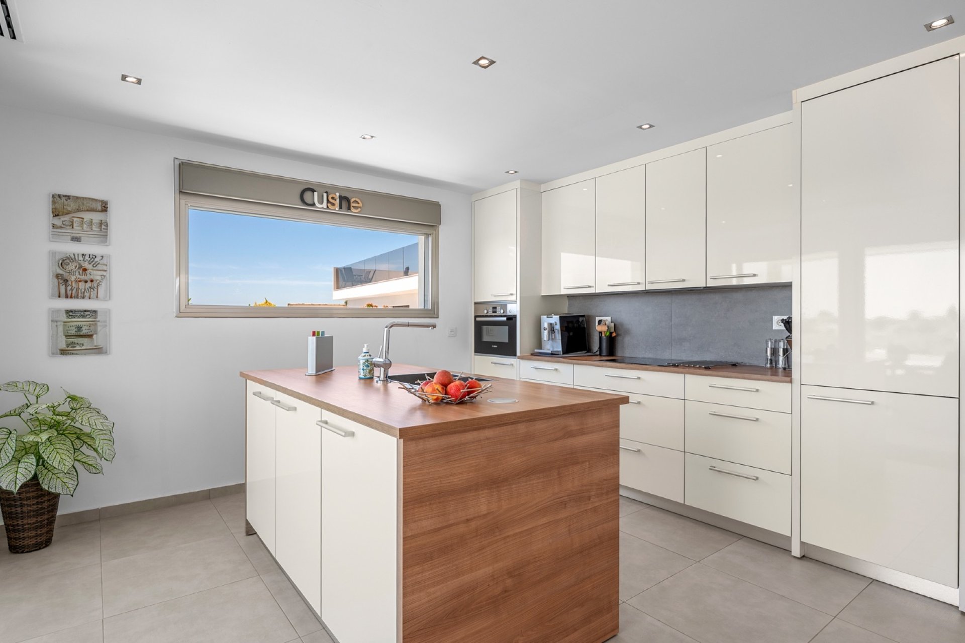 Resale - Villa / House - La Marina