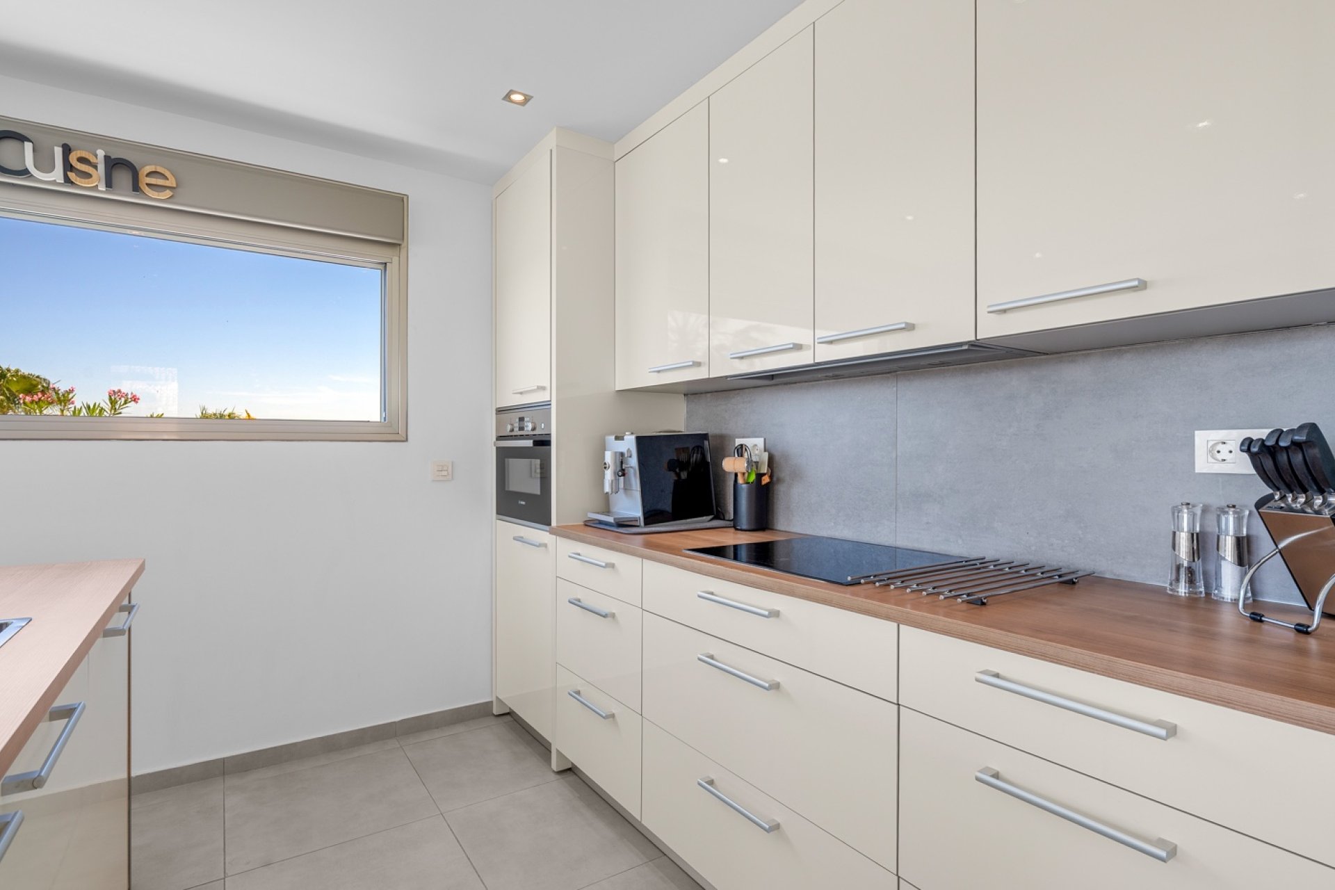 Resale - Villa / House - La Marina