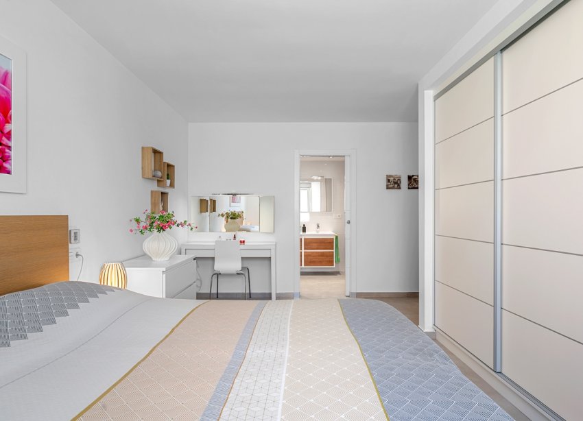 Resale - Villa / House - La Marina
