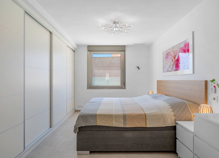 Resale - Villa / House - La Marina
