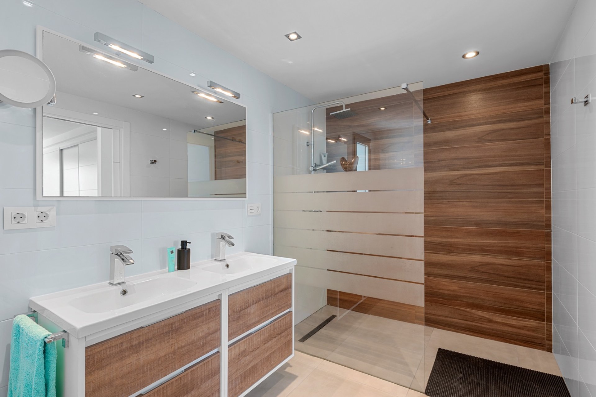 Resale - Villa / House - La Marina