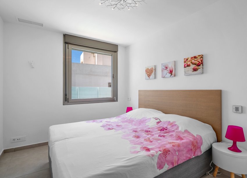 Resale - Villa / House - La Marina