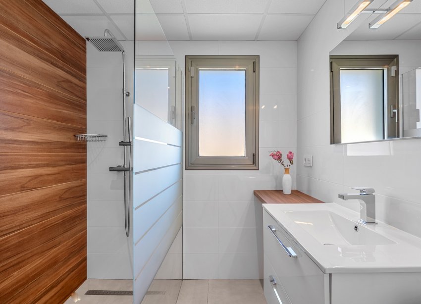 Resale - Villa / House - La Marina