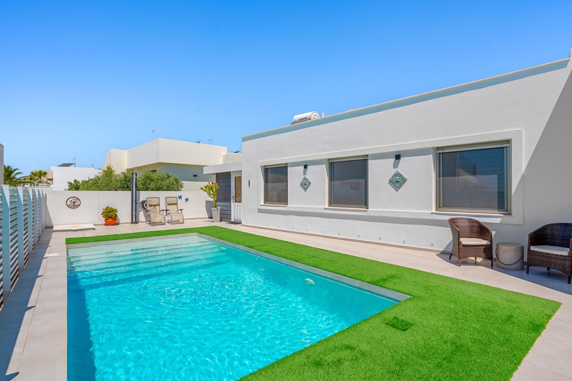 Resale - Villa / House - La Marina