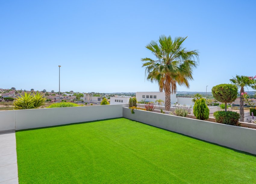 Resale - Villa / House - La Marina