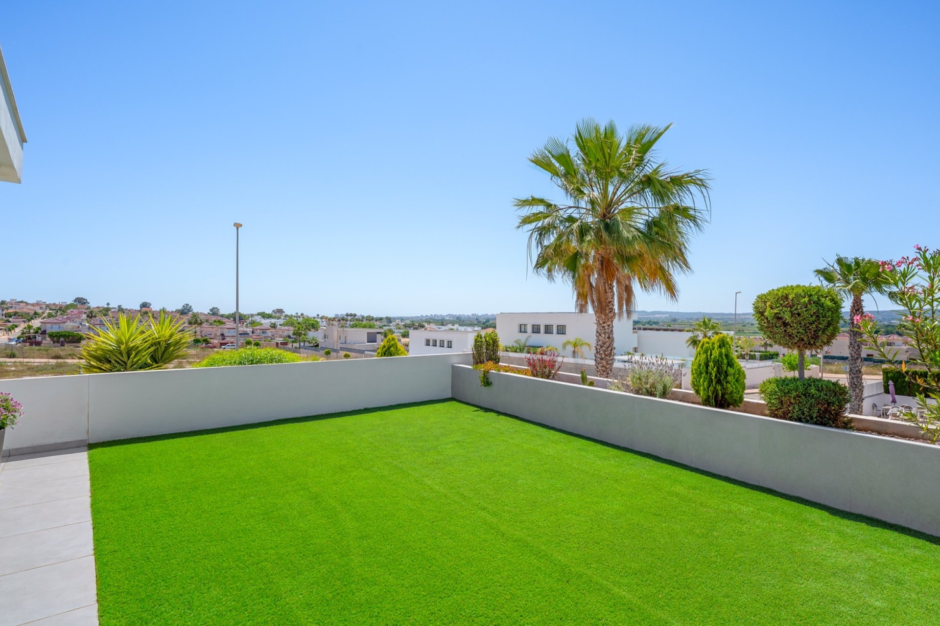 Resale - Villa / House - La Marina