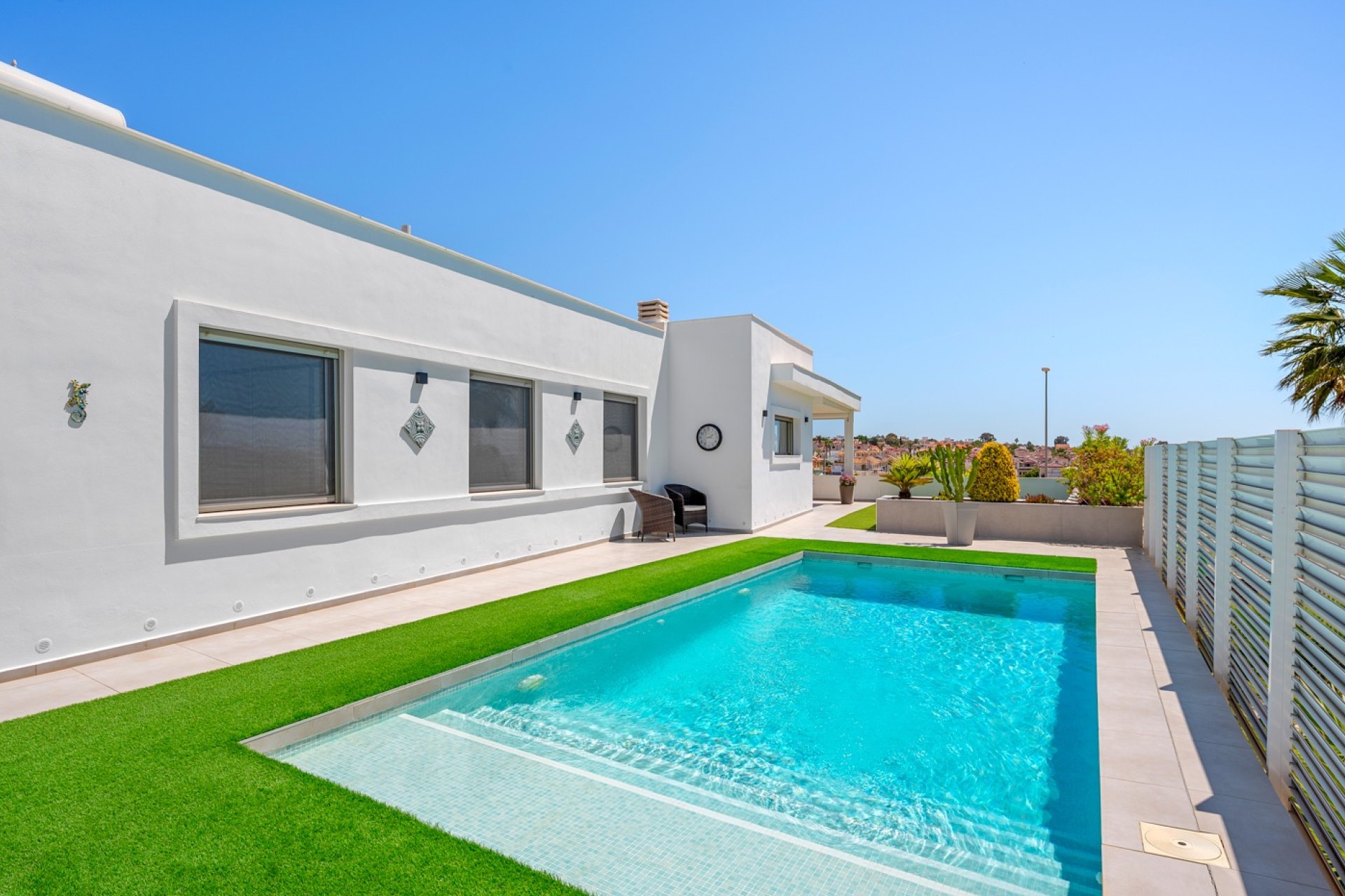 Resale - Villa / House - La Marina