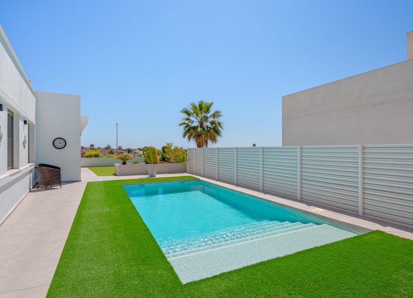 Resale - Villa / House - La Marina