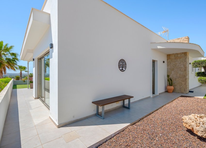 Resale - Villa / House - La Marina
