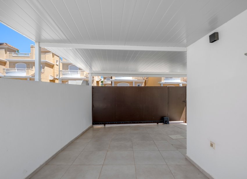 Resale - Villa / House - La Marina