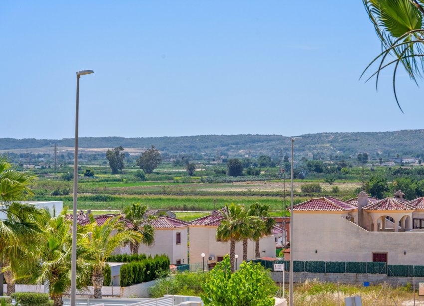 Resale - Villa / House - La Marina