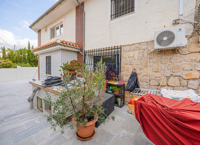 Resale - Villa / House - La Nucía - Panorama