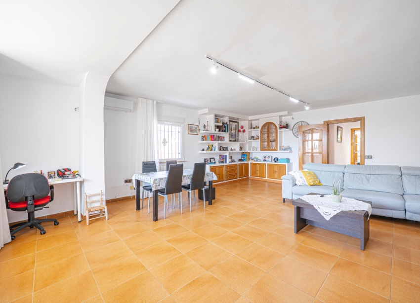 Resale - Villa / House - La Nucía - Panorama