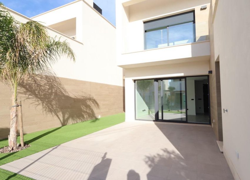 Resale - Villa / House - Los Alcazares - Santa Rosalía
