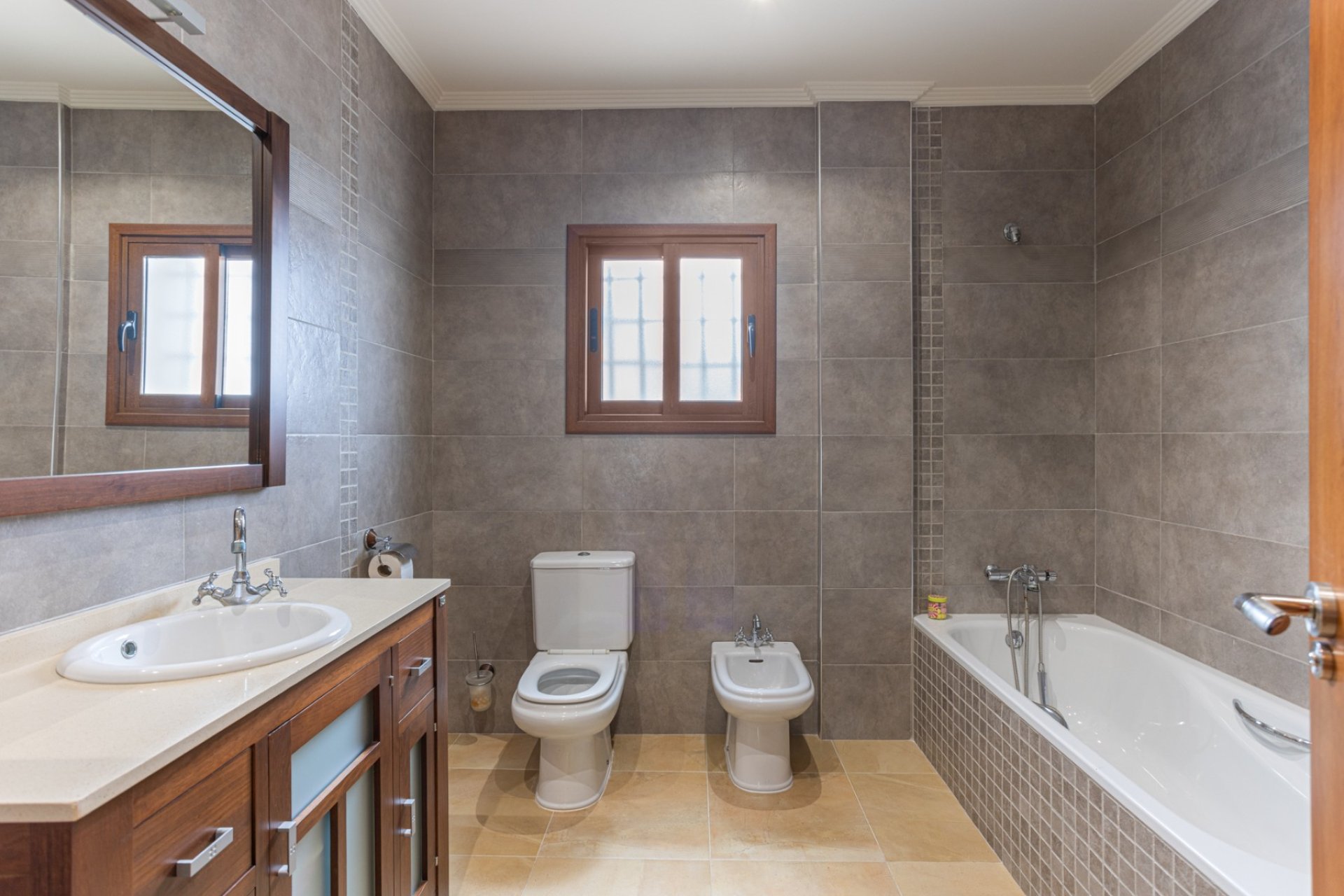 Resale - Villa / House - Los Montesinos - La Herrada