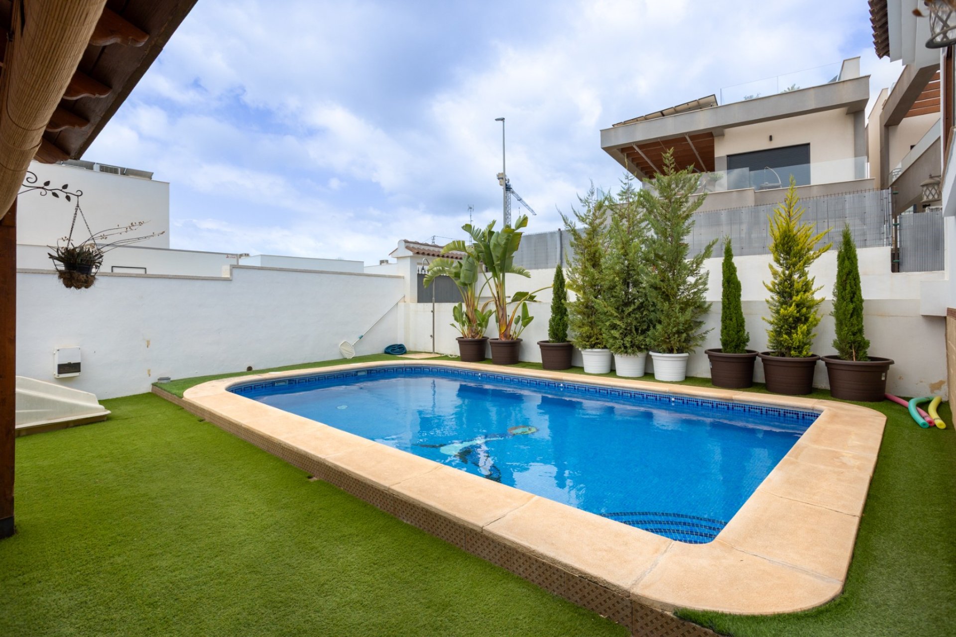 Resale - Villa / House - Los Montesinos - La Herrada