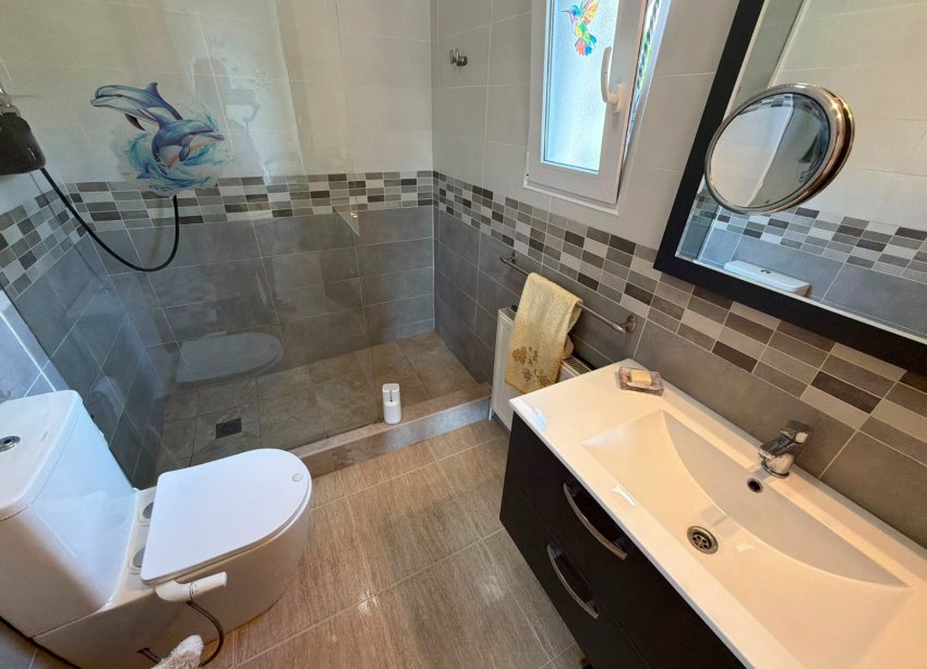 Resale - Villa / House - Los Montesinos - La Herrada