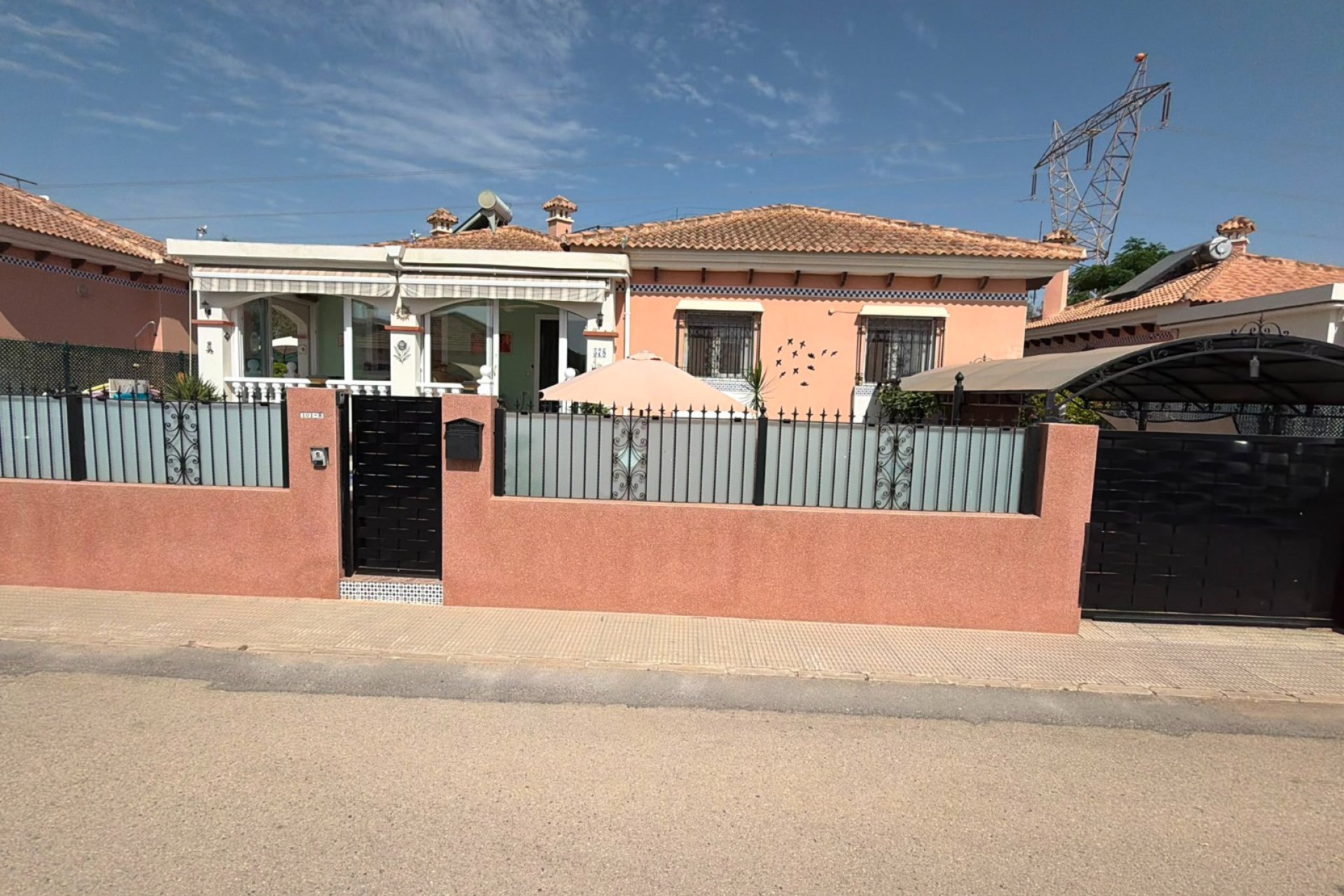Resale - Villa / House - Los Montesinos - La Herrada