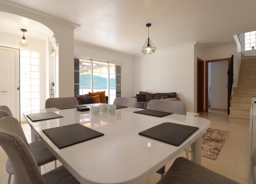 Resale - Villa / House - Los Montesinos - La Herrada