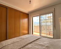 Resale - Villa / House - Los Montesinos - La Herrada