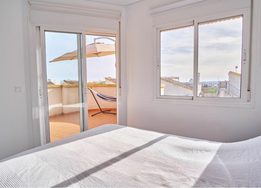 Resale - Villa / House - Los Montesinos - La Herrada
