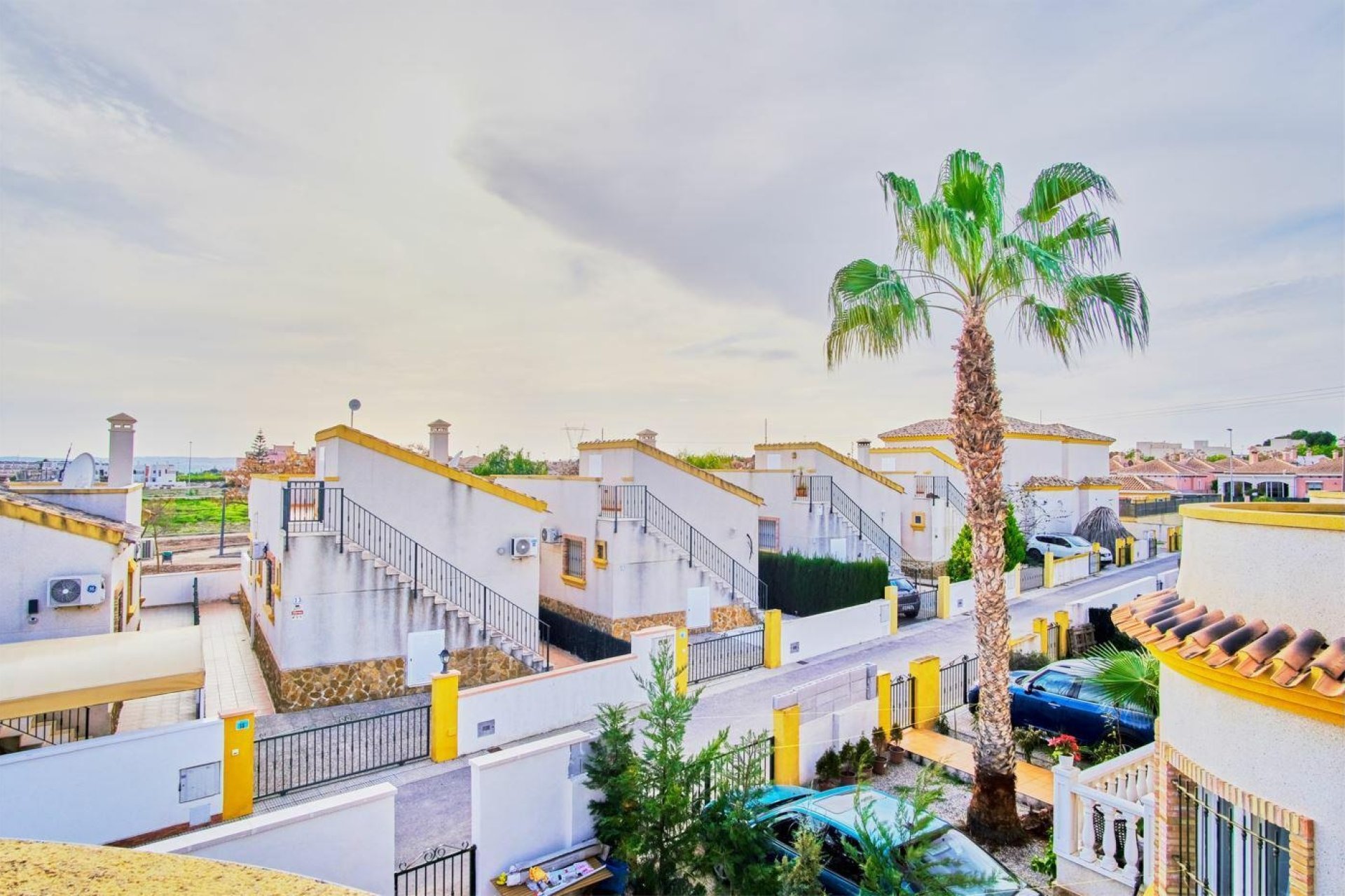 Resale - Villa / House - Los Montesinos - La Herrada