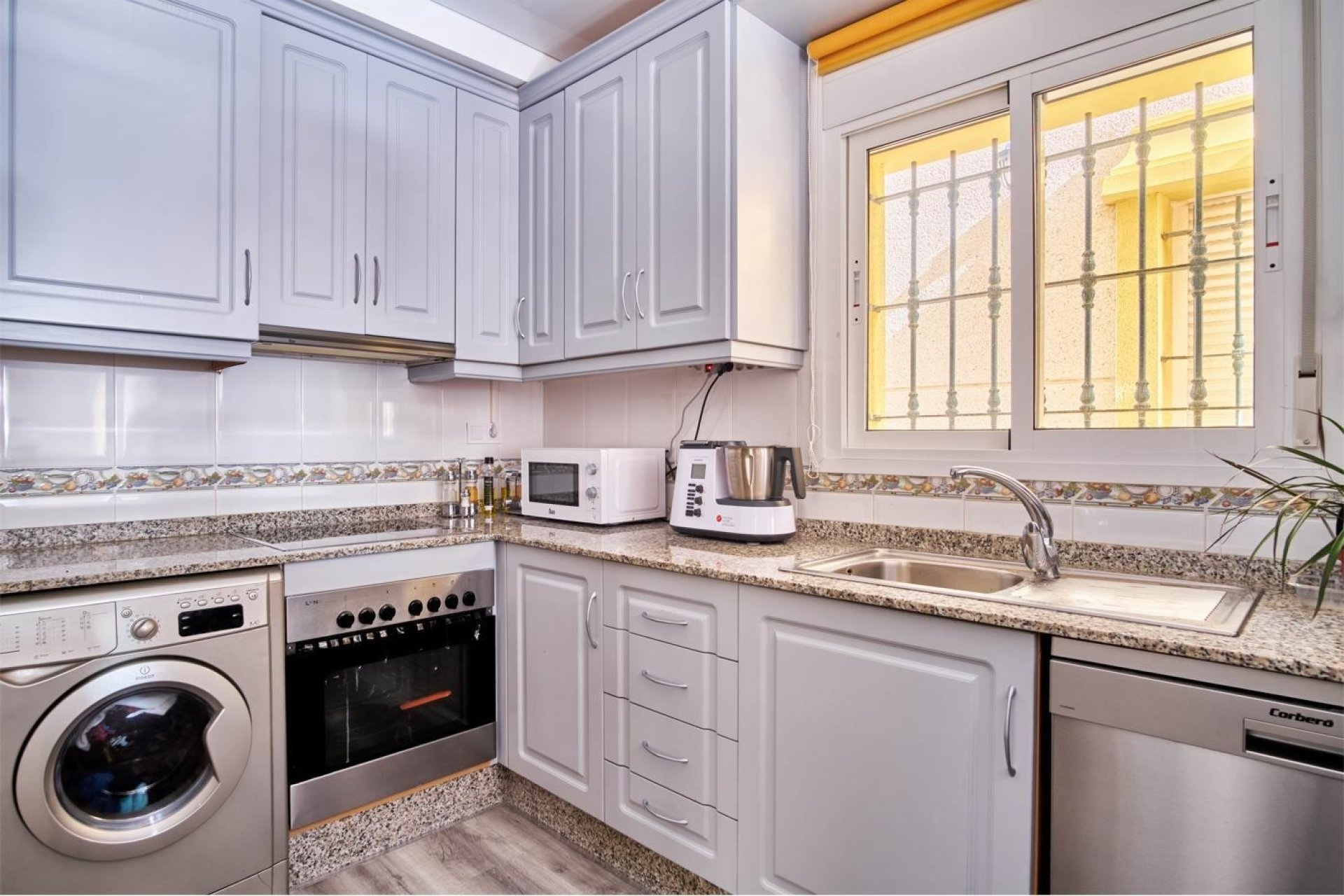 Resale - Villa / House - Los Montesinos - La Herrada