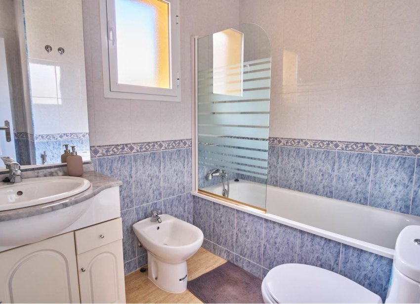 Resale - Villa / House - Los Montesinos - La Herrada