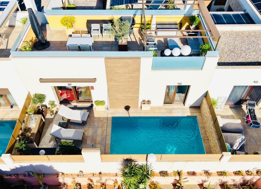 Resale - Villa / House - Los Montesinos - La Herrada