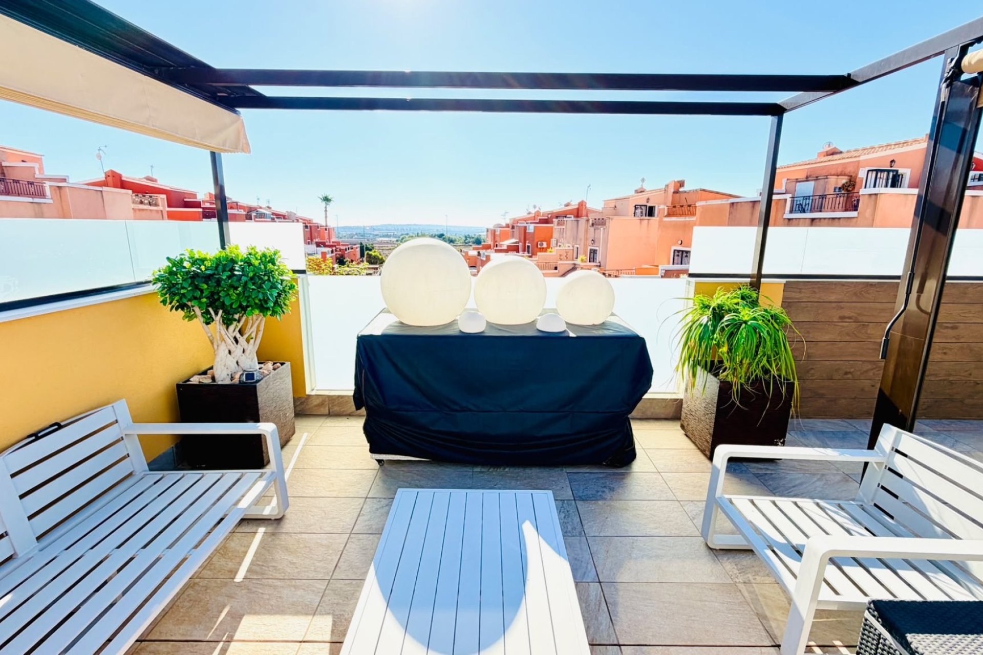 Resale - Villa / House - Los Montesinos - La Herrada