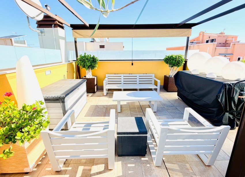Resale - Villa / House - Los Montesinos - La Herrada