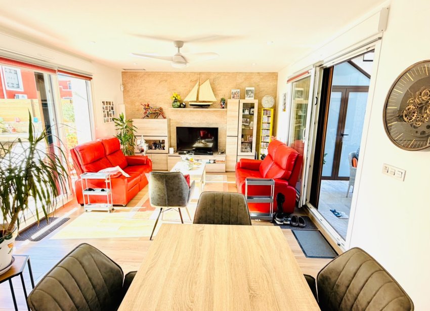 Resale - Villa / House - Los Montesinos - La Herrada