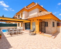 Resale - Villa / House - Los Montesinos - La Herrada