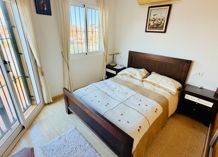 Resale - Villa / House - Los Montesinos - La Herrada
