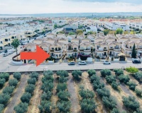 Resale - Villa / House - Los Montesinos - La Herrada
