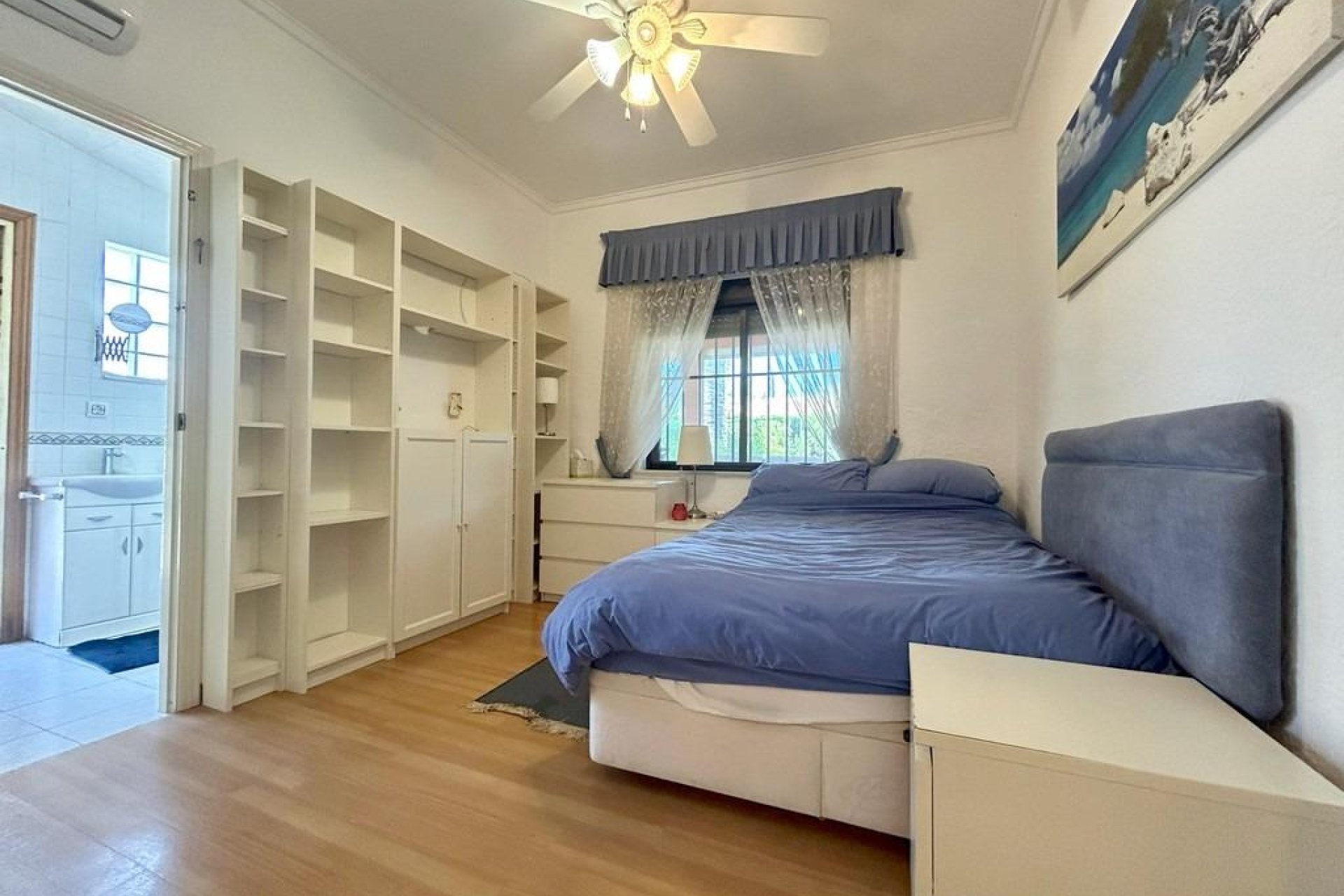 Resale - Villa / House - Orihuela Costa - Agua Marina