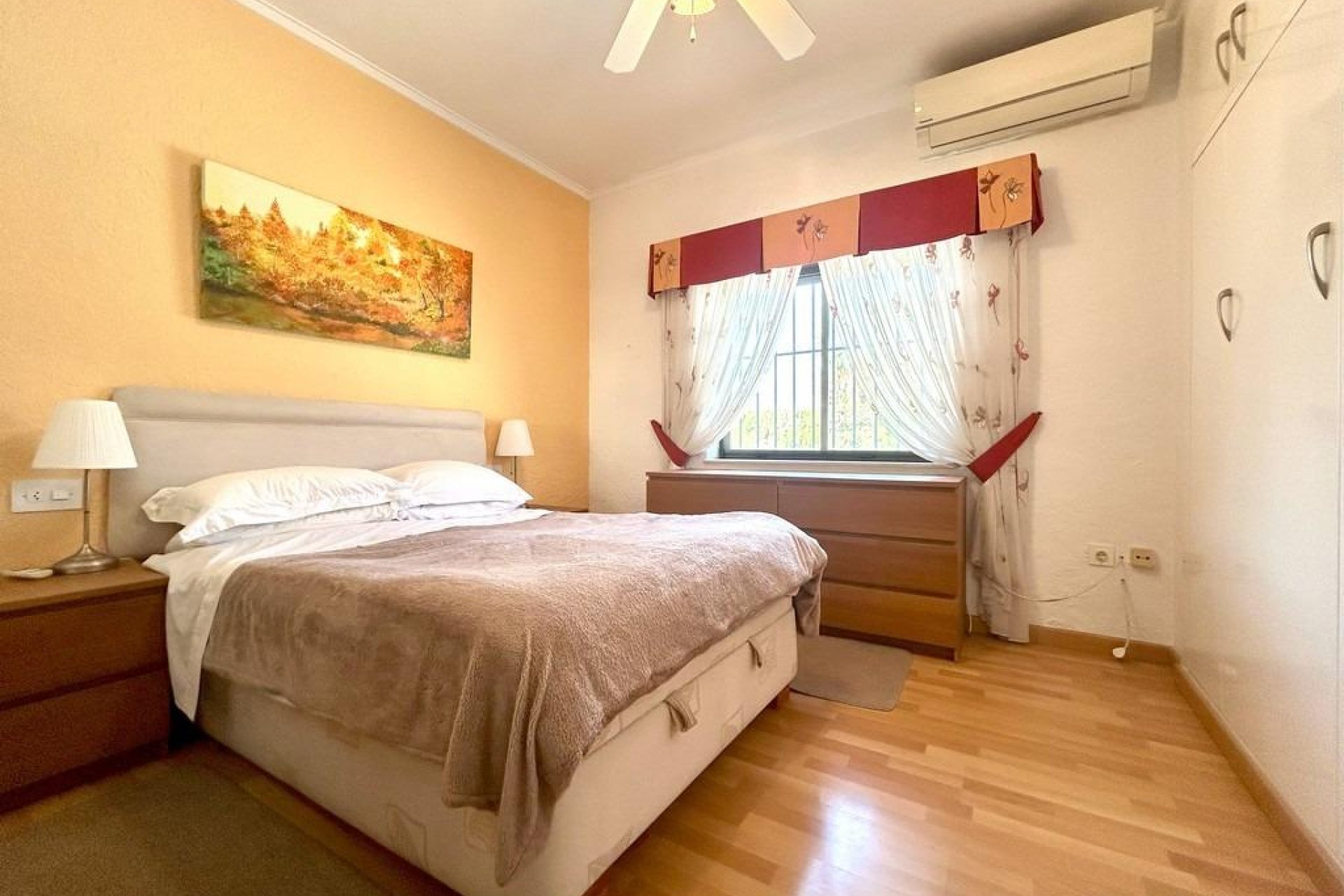 Resale - Villa / House - Orihuela Costa - Agua Marina