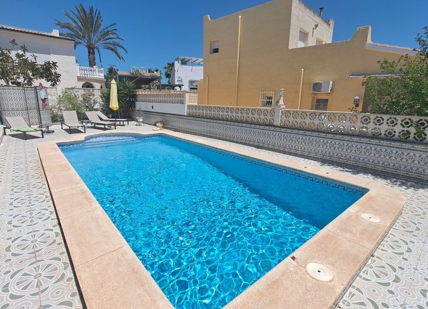 Resale - Villa / House - Orihuela Costa - Blue Lagoon