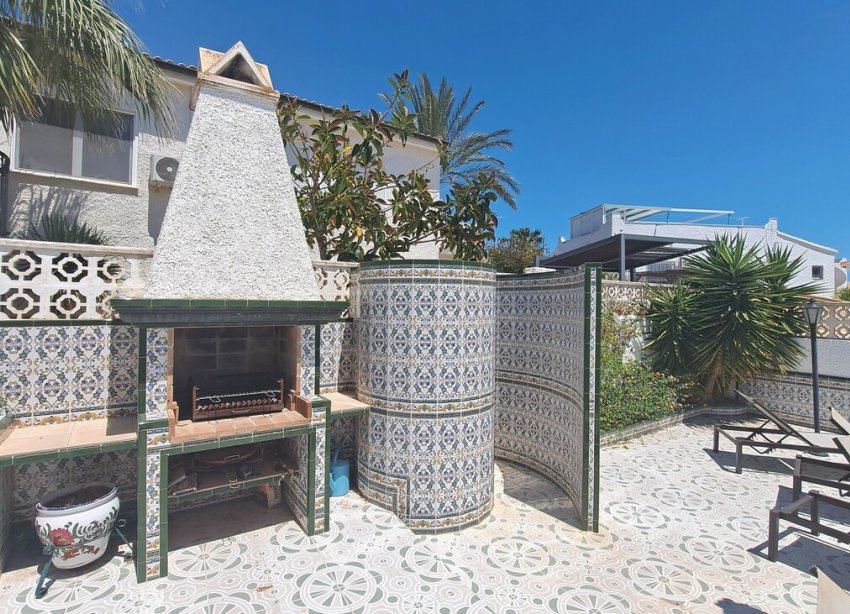 Resale - Villa / House - Orihuela Costa - Blue Lagoon
