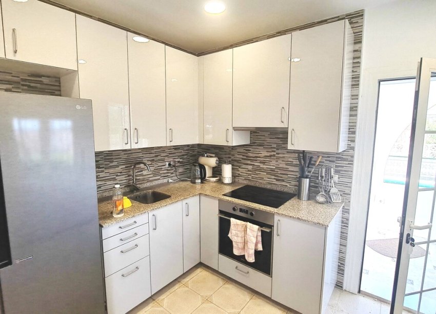 Resale - Villa / House - Orihuela Costa - Blue Lagoon