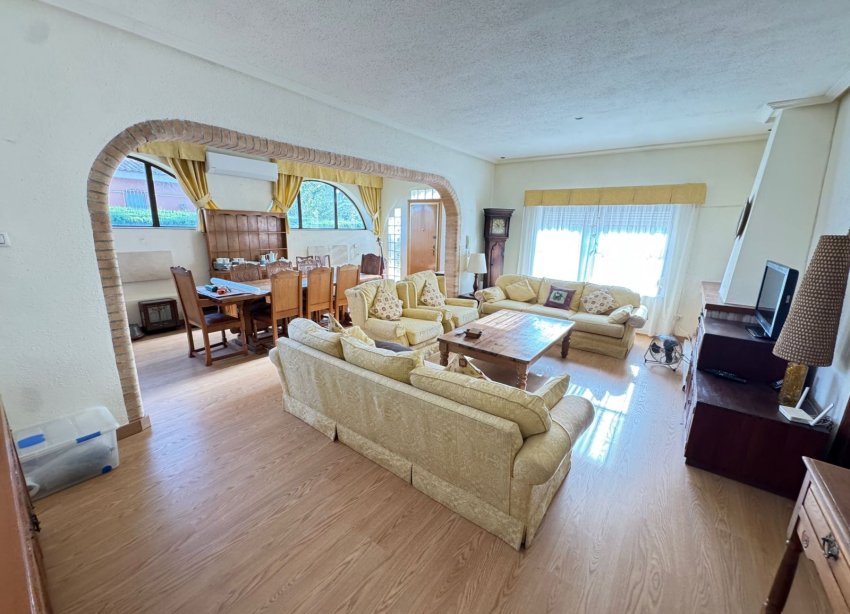Resale - Villa / House - Orihuela Costa - Cabo Roig