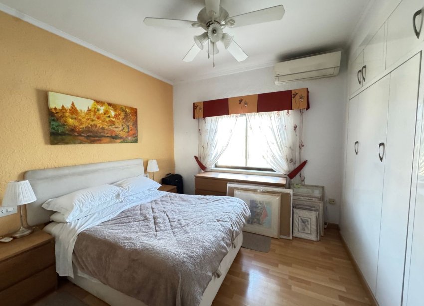 Resale - Villa / House - Orihuela Costa - Cabo Roig