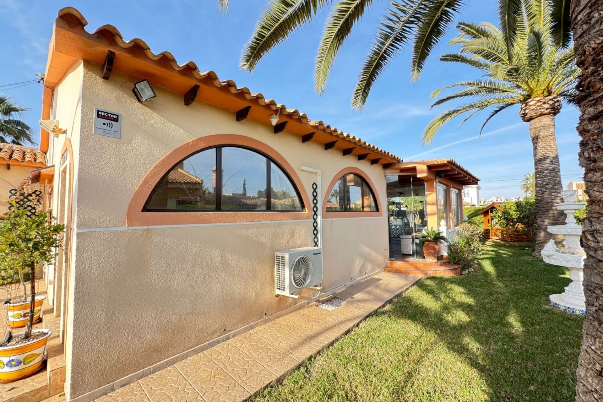 Resale - Villa / House - Orihuela Costa - Cabo Roig