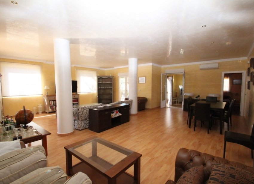 Resale - Villa / House - Orihuela Costa - Cabo Roig
