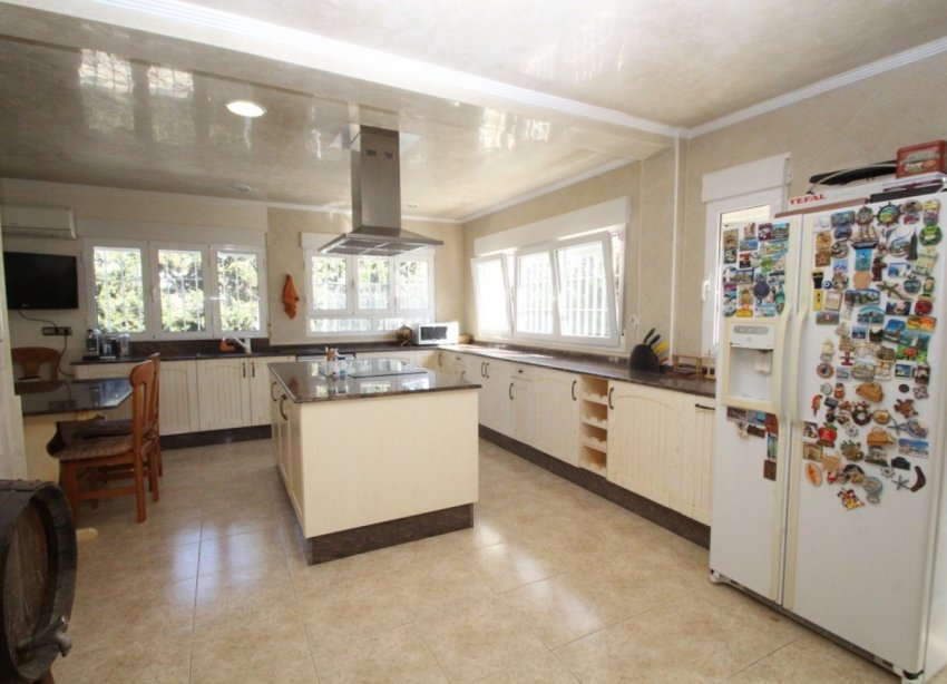 Resale - Villa / House - Orihuela Costa - Cabo Roig
