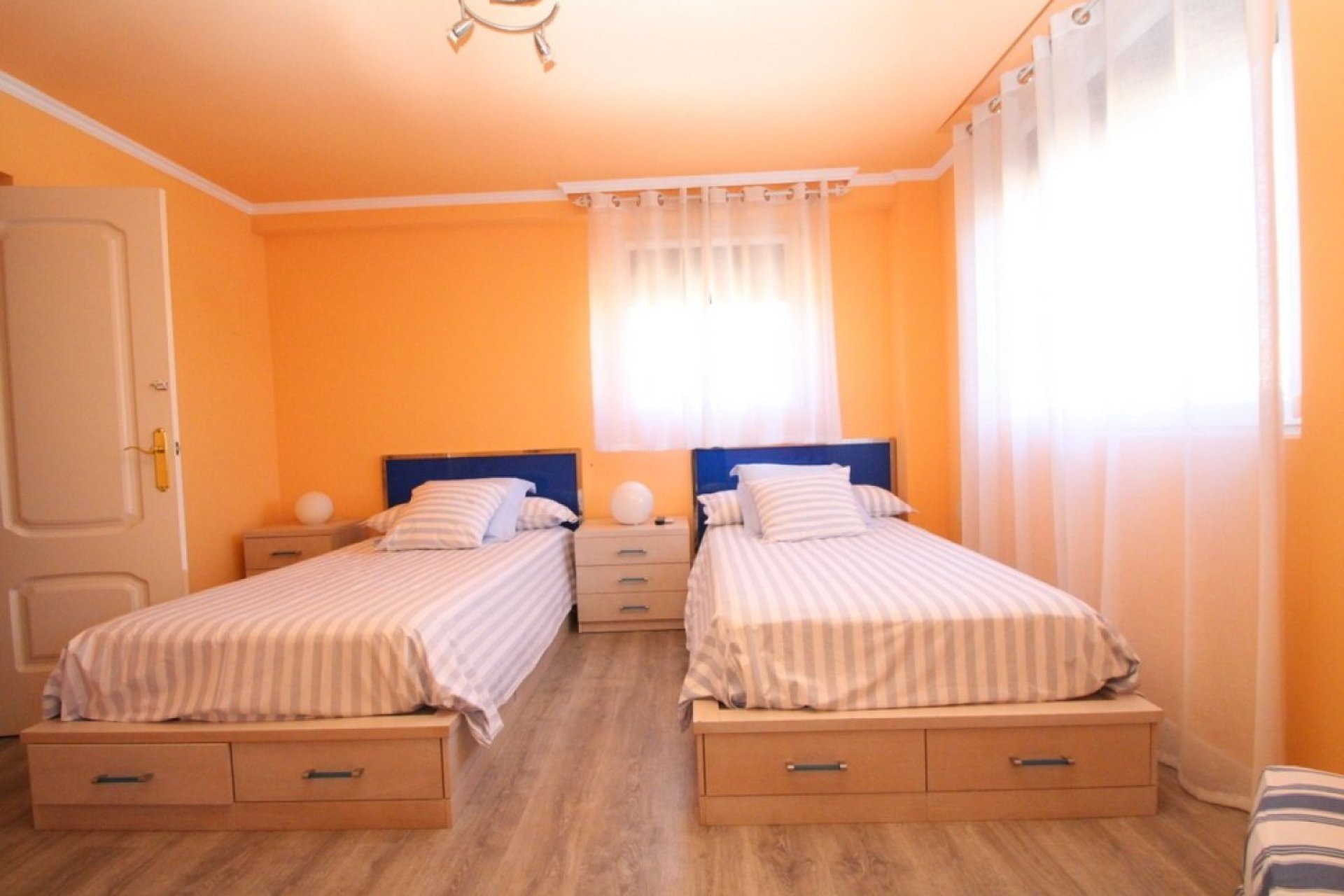Resale - Villa / House - Orihuela Costa - Cabo Roig