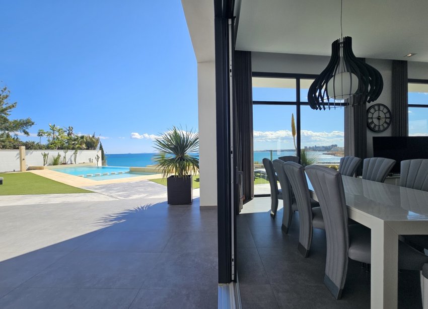 Resale - Villa / House - Orihuela Costa - Cabo Roig