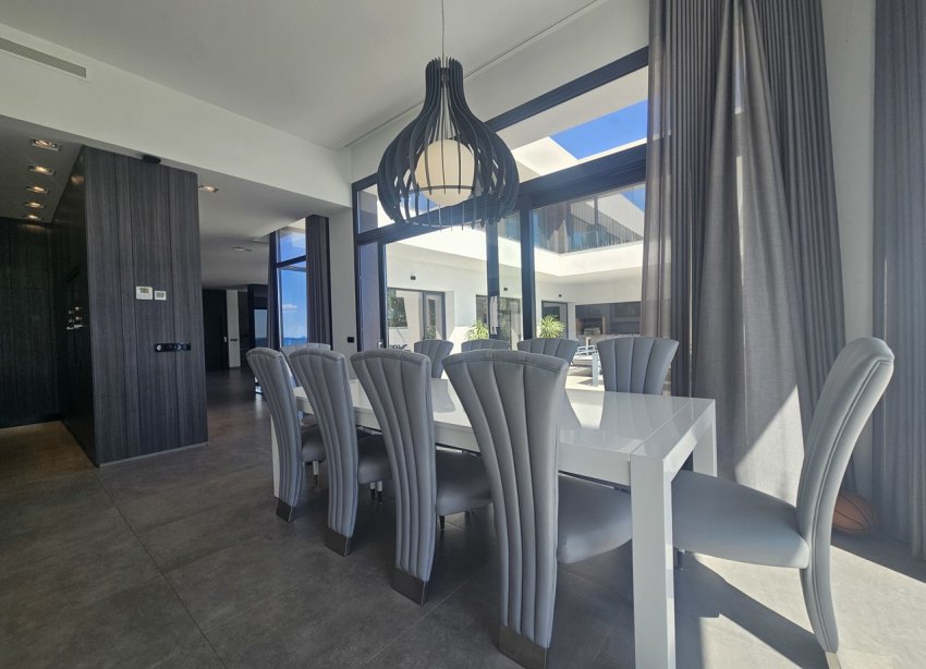 Resale - Villa / House - Orihuela Costa - Cabo Roig