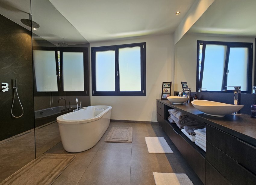 Resale - Villa / House - Orihuela Costa - Cabo Roig